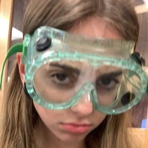 Meet your Posher, Kenzie